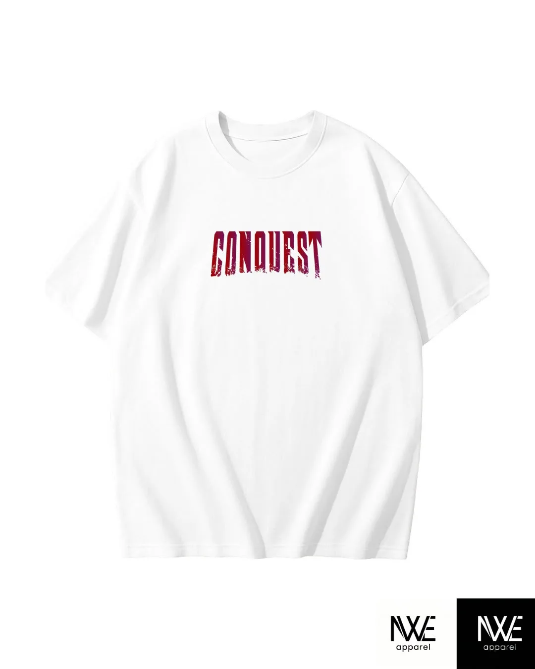 Playera Invincible Conquest Blanca Oversize — detalle frontal con texto CONQUEST
